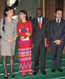 daw su meet with gambari.jpg